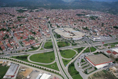 Bursa İnegöl'de parklar, otoparklar ve semt sahaları yenileniyor