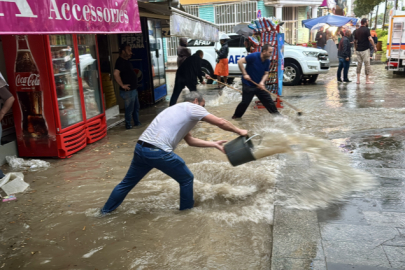 Kırşehir'de sağanak sele dönüştü