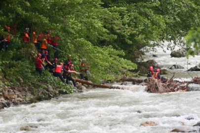 Rize'de kaybolan kişiyi arama çalışmalarında 1 AFAD personeli hayatını kaybetti