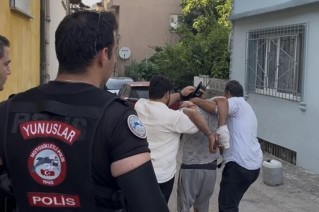 Bursa’da firari hükümlü operasyonu: Saatler süren direniş “pes” dedirtti!