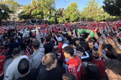 Bursa’da milli heyecan: A Milli Takım maçı dev ekranda izlendi