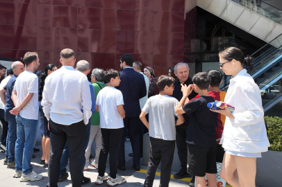 İstanbul Esenyurt'ta 15 yıldır dairelerini alamayan konut mağdurları eylem yaptı