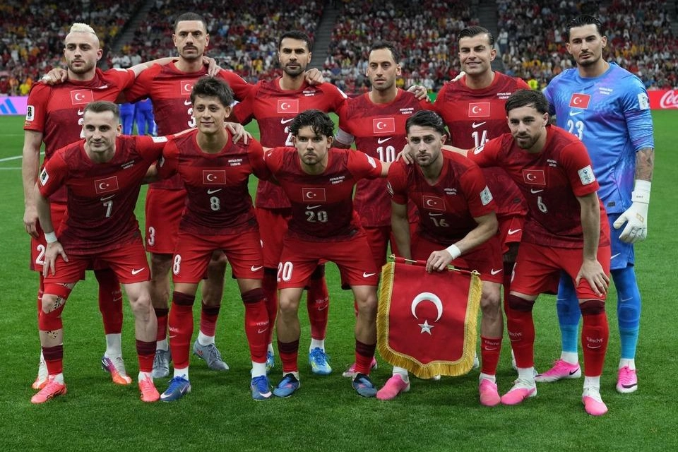 Serdar Ali Çelikler'den Millilere sert çıkış! "Reklamlarda oynadınız, Primleri aldınız"