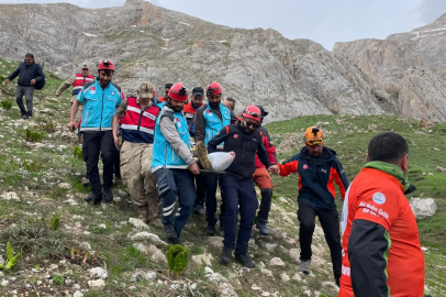 Tunceli'de kırsalda düşerek bacağını kıran şahıs 5 saatlik çalışmayla kurtarıldı