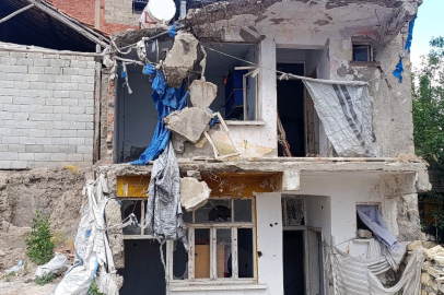 Kahramanmaraş'ta yıkılması beklenen binalar vatandaşı endişelendiriyor