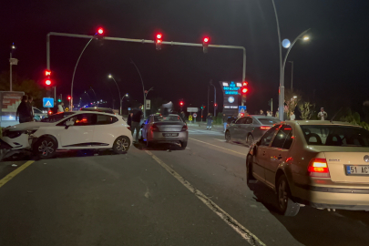 Niğde'de 5 aracın karıştığı zincirleme kaza: 2 yaralı