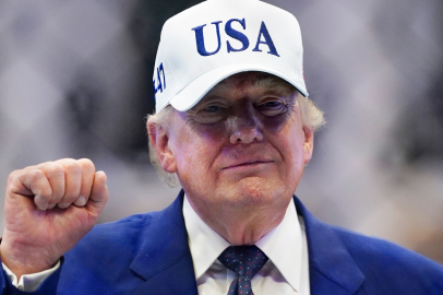 Trump: Petrol yüklü gemiler Hürmüz Boğazı'ndan geçmeye başladı