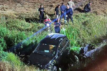 Elazığ’da kontrolden çıkan cip köprüden dereye uçtu: 3 yaralı