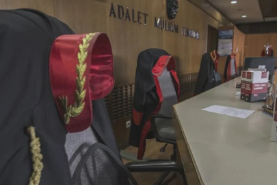 Kocaeli'de savcı duruşmada kalp krizi geçirdi! Hastanede hayatını kaybetti