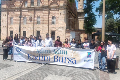 Bursa Yıldırımlı gençler tarihi yerinde keşfediyor