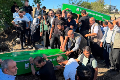 Karaman'daki kazada ölen 3 kardeş Siverek'te yan yana toprağa verildi