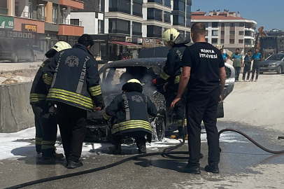 Konya'da seyir halindeki otomobil yandı