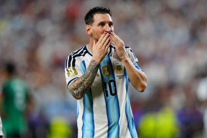 Lionel Messi'den tarihi başarı! Rekora göz dikti