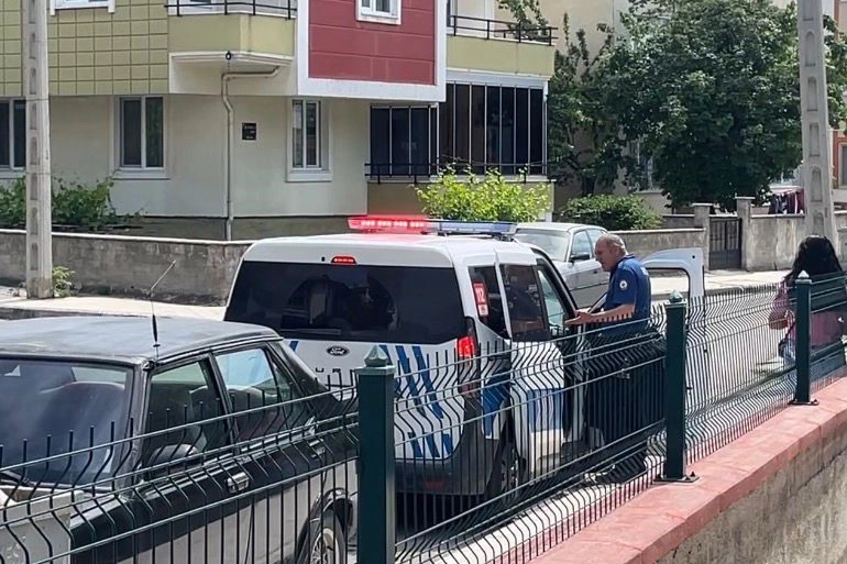 Çorum’da genç kadın tartıştığı anne ve babasını bıçakla rehin aldı