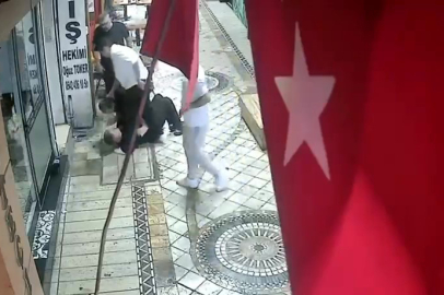 Kocaeli'de bir şahıs dört kişi tarafından öldüresiye darbedildi: Olay anı kameraya yansıdı