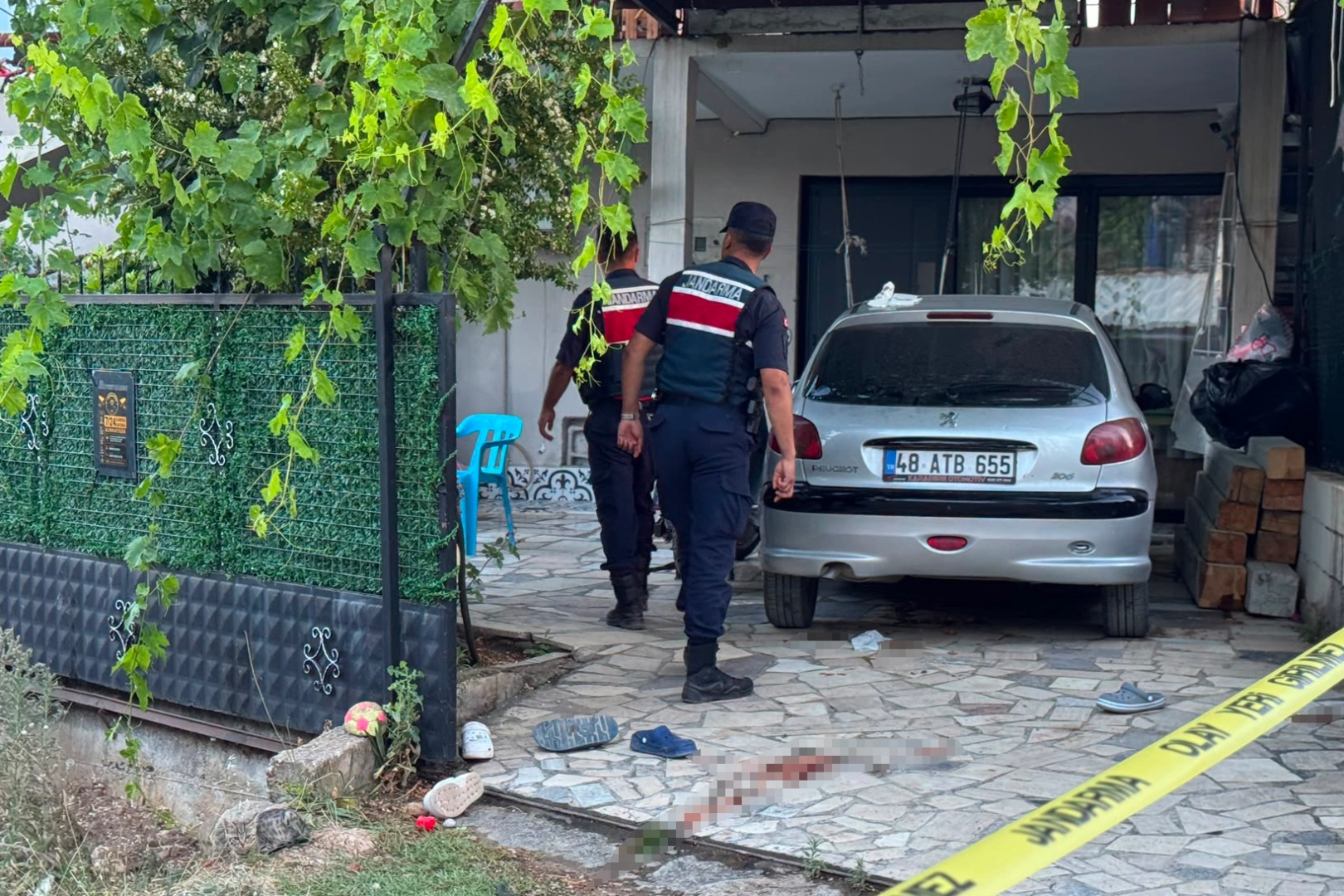 Muğla Fethiye'de komşu kavgası kanlı bitti: 1 ölü, 2 yaralı