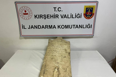 Roma dönemine ait mezar taşı ele geçirildi