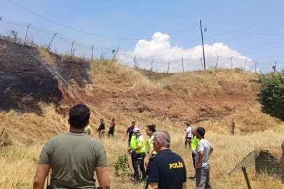 Siirt’te iş makinesinden çıkan kıvılcımı otluk alanı yaktı