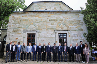 Bursa protokolü Sultan 1. Murad Han'ı Kosova'daki türbesinde andı