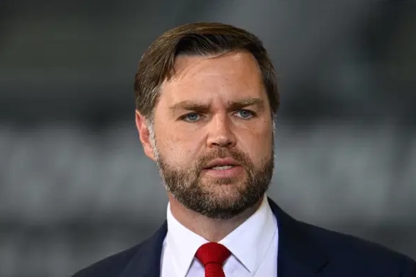Vance: Dün gece, Hürmüz Boğazı’ndan 12,5 milyon varil petrol geçti