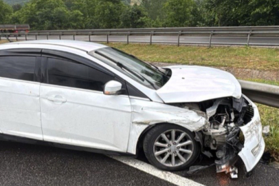 Bursa'da kaygan yol kaza getirdi: 4 yaralı