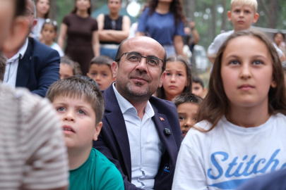 Bursa Orhaneli’de yıl sonu sergisi ve çocuk şenliği renkli görüntülere sahne oldu