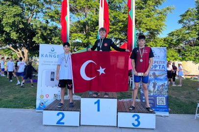 Yıldırımlı genç yüzücüler Türkiye’nin gururu oldu