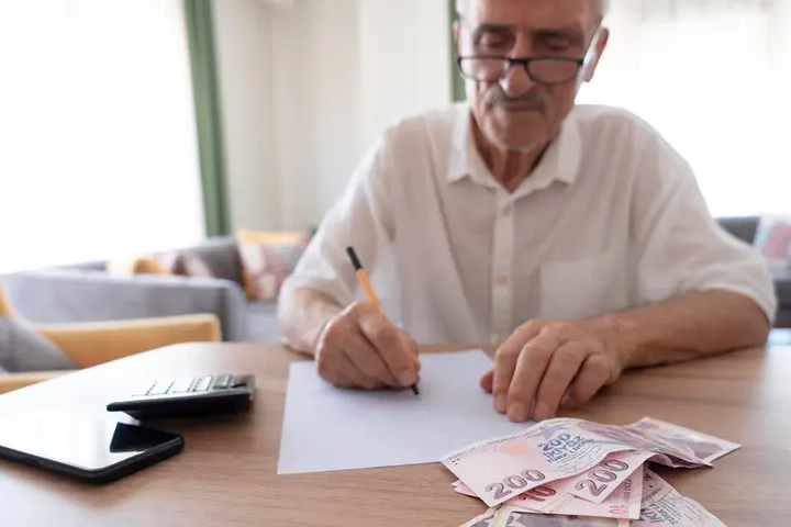İsa Karakaş tek tek hesapladı: Memur ve emeklisinin maaşı ne olacak?