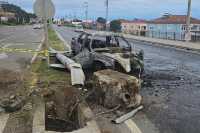 Samsun'da otomobil aydınlatma direğine çarptı: 1 ölü, 1 yaralı