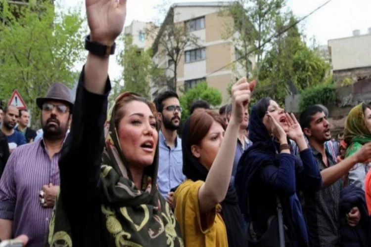 İran yükselen protestolara karşı sosyal medyayı engelliyor
