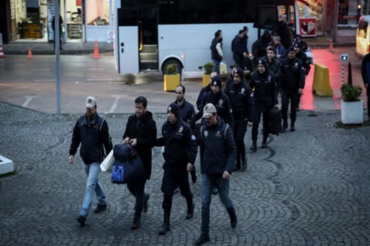 Bursa'da FETÖ'cü 12 eski subay adliyeye sevk edildi