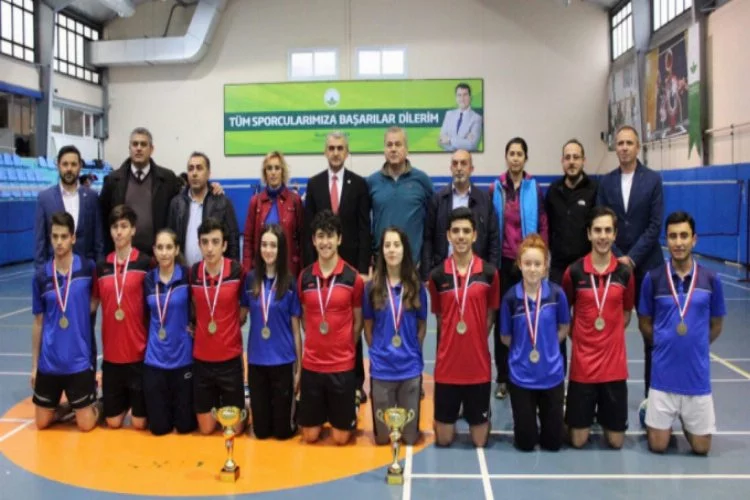 Osmangazi'de badminton turnuvası
