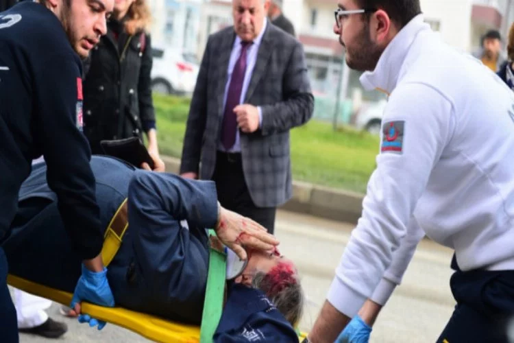 Bursa'da kadın sürücü yaşlı kadına çarptı