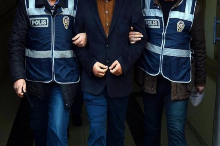 Bursa'da 4 polis gözaltına alındı