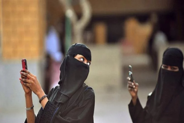 140 kişilik işe on binlerce Suudi kadın hücum etti