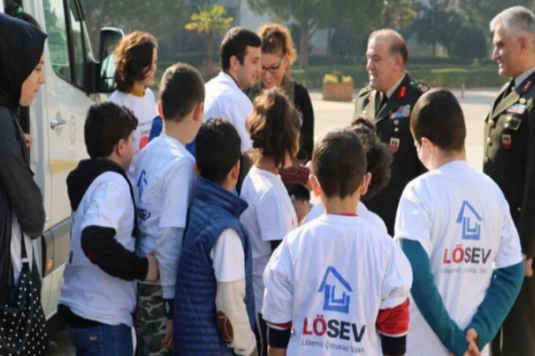 Bursa'da jandarma LÖSEV'li çocukları ağırladı