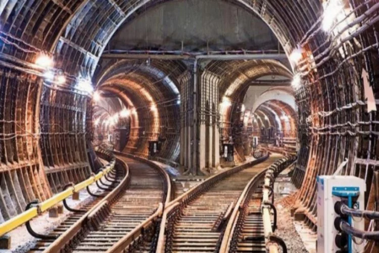 Çin'de metro inşaatı çöktü: Çok sayıda ölü var
