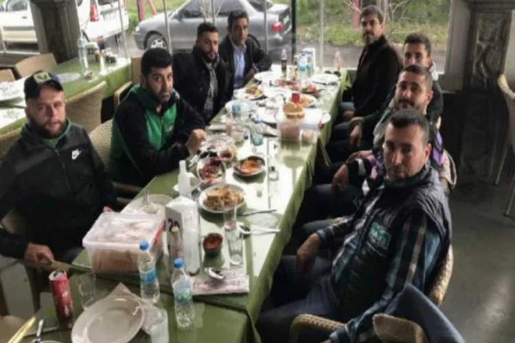 Akhisarspor ve Bursaspor taraftarları barıştı