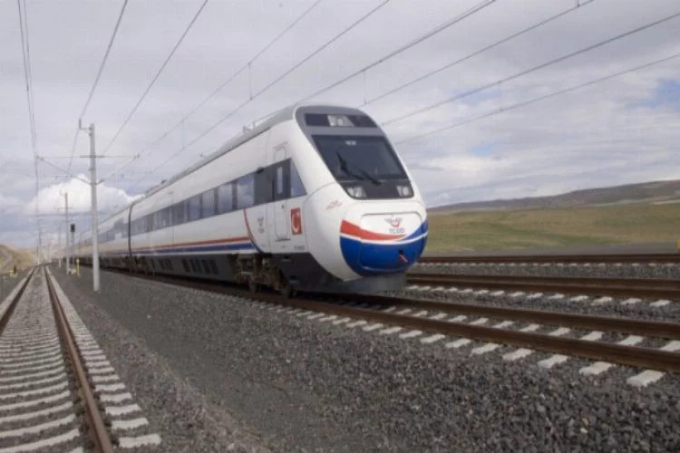 Vali Küçük: ''2020 yılında da Bursalılar hızlı trene binecek"