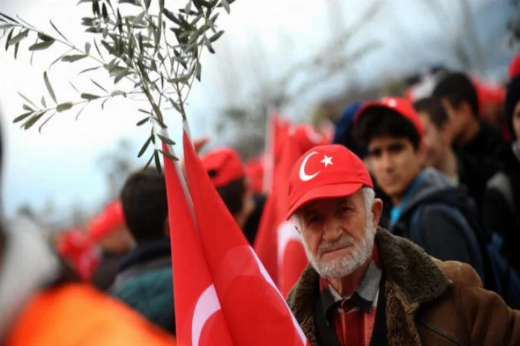 Bursa'nın zeytin diyarında 'Zeytin Dalı' için binler yürüdü!