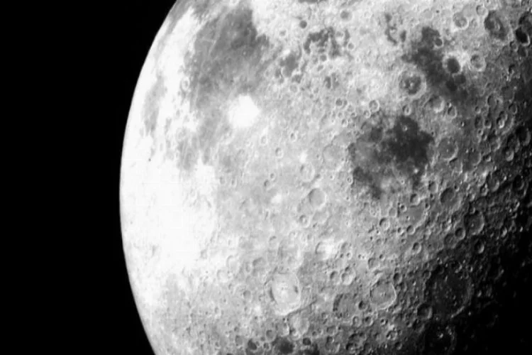 Ay'daki yeni keşif yaygın teorileri yalanlıyor