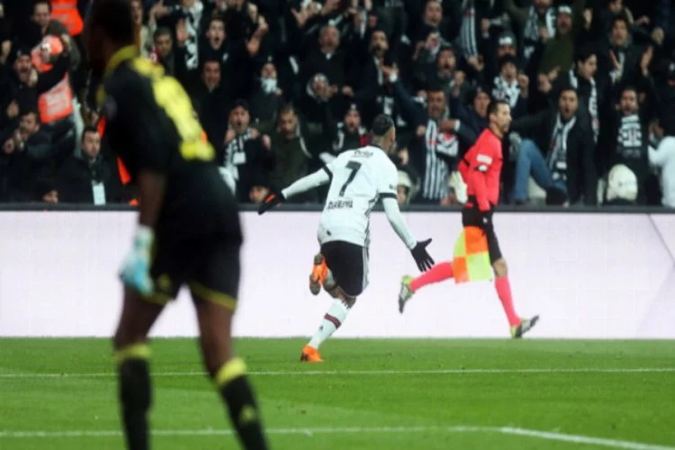 Beşiktaş sahasında Fenerbahçe'yi 3-1 mağlup etti.