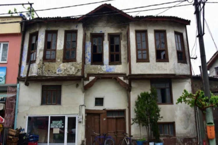 Bursa'da tarihi binalar yeniden hayat buluyor