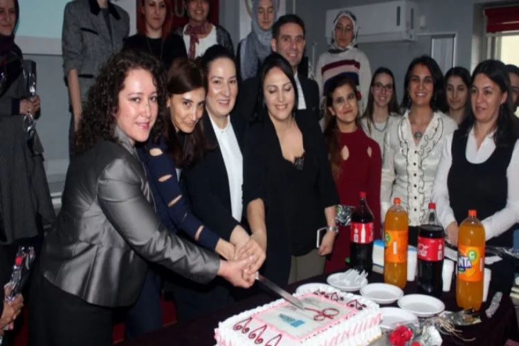 Bursa Denetimli Serbestlik'te çalışan kadınlara pastalı kutlama