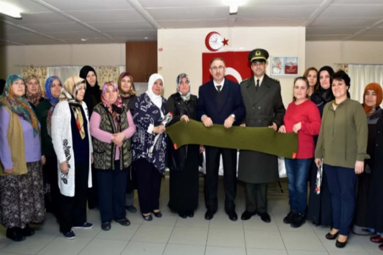 Bursa'da kadınlardan Mehmetçiğe el emeği destek
