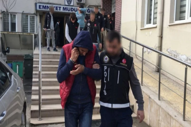 Uyuşturucu satıcıları Bursa terminalinde yakalandı