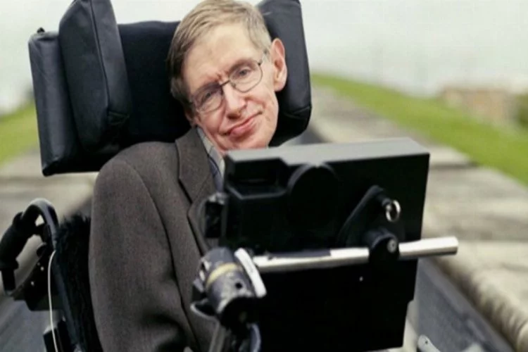 Ünlü fizikçi Stephen Hawking hayatını kaybetti