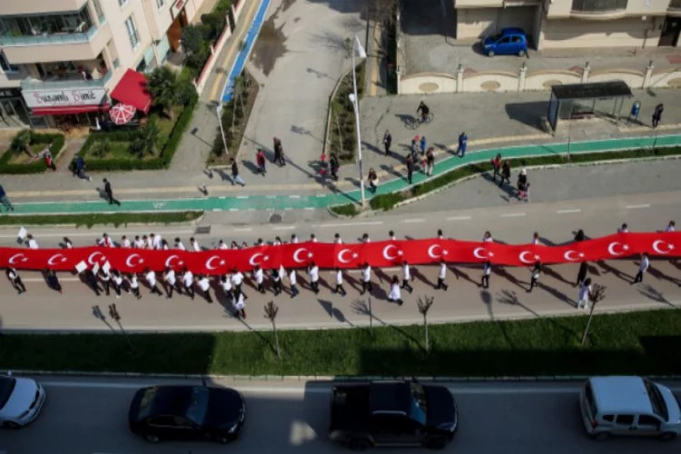 Bursa'da öğrencilerden Mehmetçiğe dev destek!
