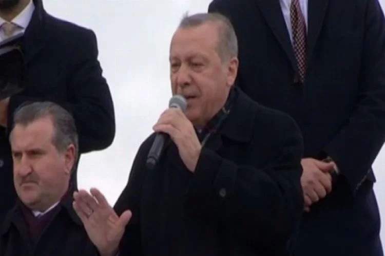 Cumhurbaşkanı Erdoğan "Kapıları açsak kaçacak delik ararsınız"