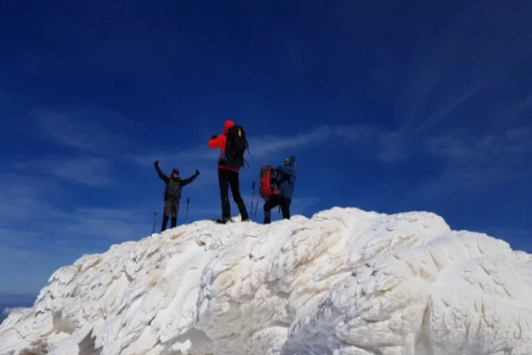 Uludağ'da dağcıların zorlu yolculuğu kamerada